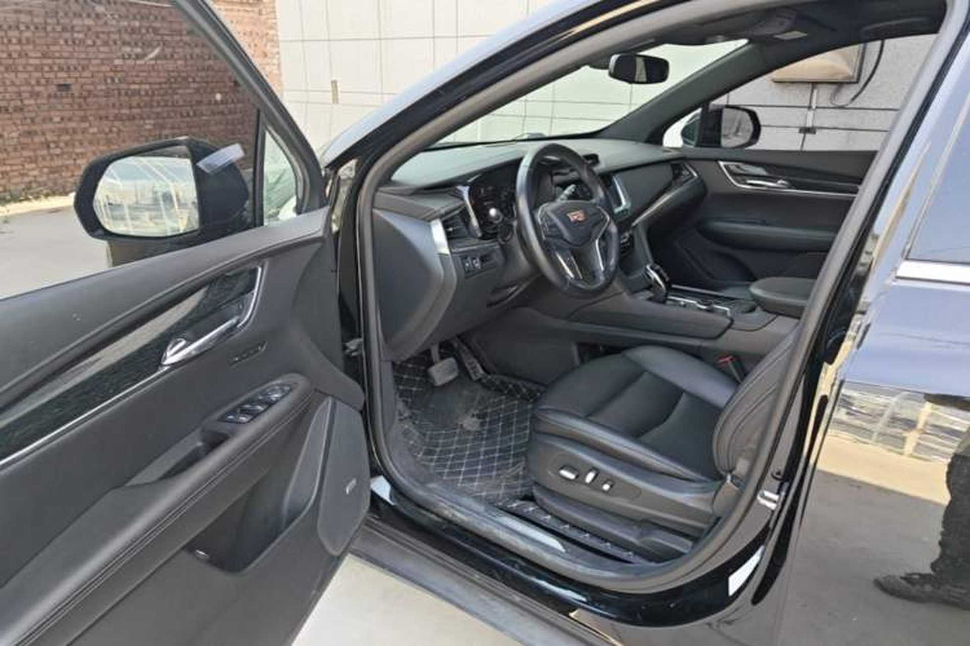 Used Cadillac XT5 2021 28T Luxury Model Driver Seat