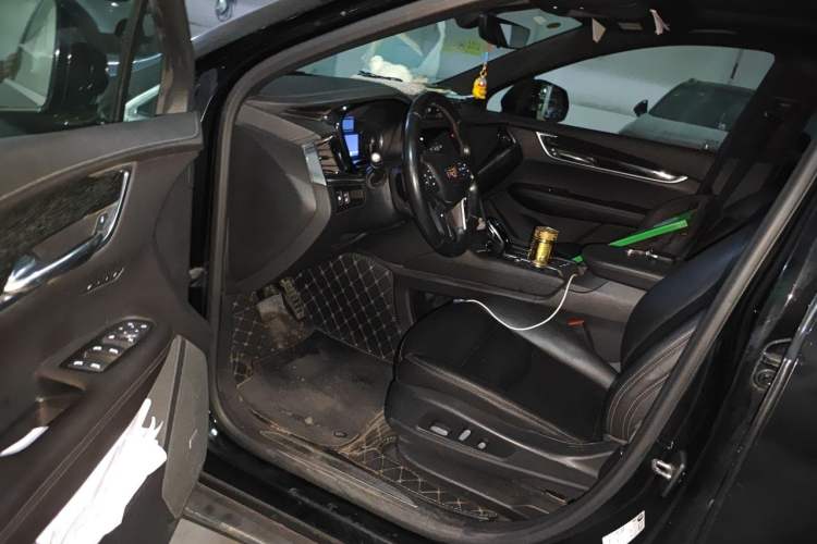 Used Cadillac XT5 2021 28T Luxury Model Driver Seat