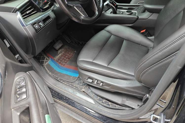 Used Cadillac XT5 2021 28T Luxury Model Driver Seat