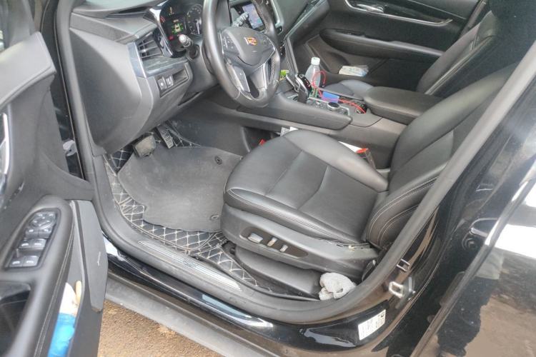 Used Cadillac XT5 2021 28T Luxury Model Driver Seat