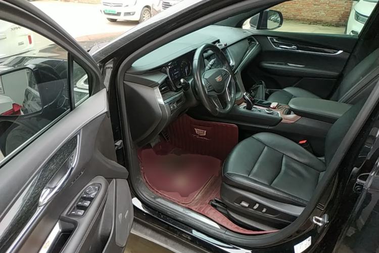 Used Cadillac XT5 2021 28T Luxury Model Driver Seat