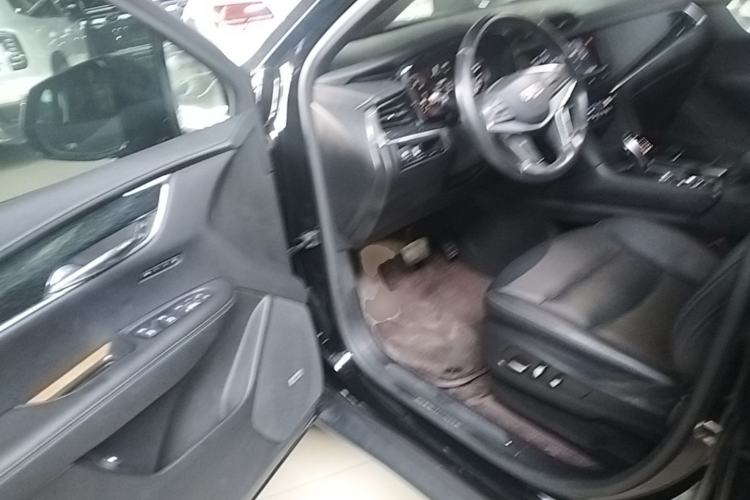 Used Cadillac XT5 2021 28T Luxury Model Driver Seat