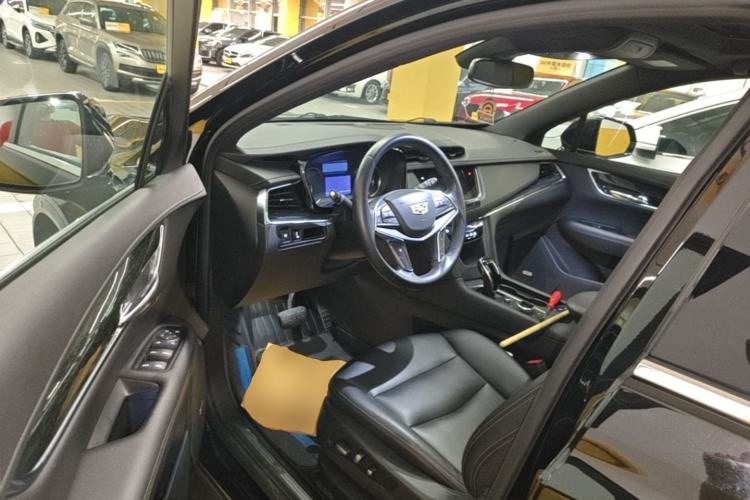 Used Cadillac XT5 2021 28T Luxury Model Driver Seat