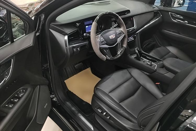 Used Cadillac XT5 2021 28T Luxury Model Driver Seat