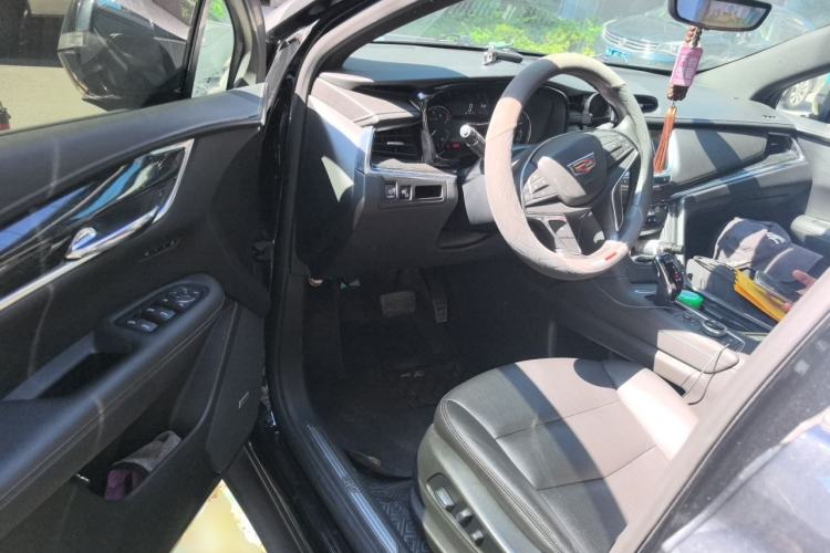 Used Cadillac XT5 2021 28T Luxury Model Driver Seat