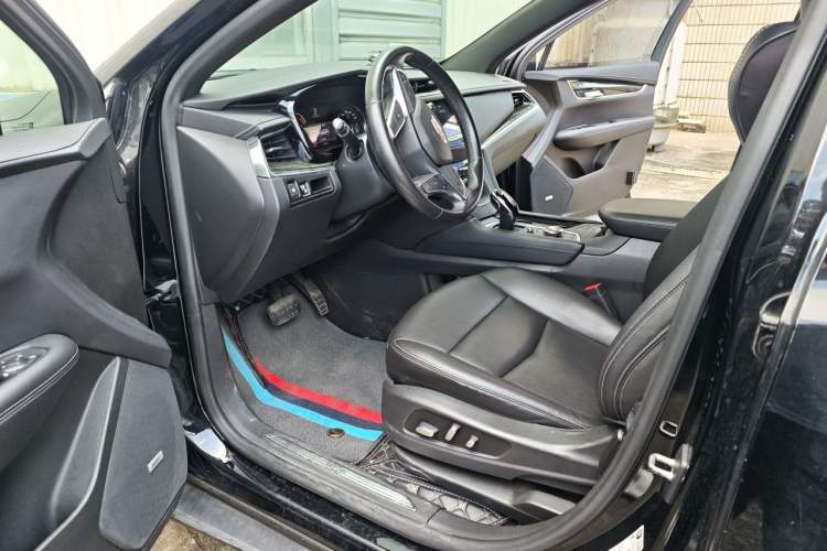 Used Cadillac XT5 2021 28T Luxury Model Driver Seat