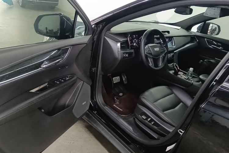 Used Cadillac XT5 2021 28T Luxury Model Driver Seat