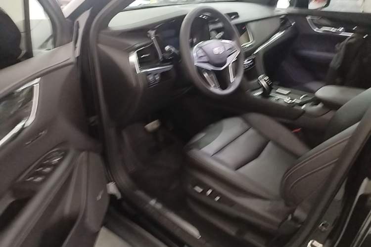 Used Cadillac XT5 2021 28T Luxury Model Driver Seat
