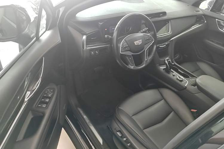 Used Cadillac XT5 2021 28T Luxury Model Driver Seat