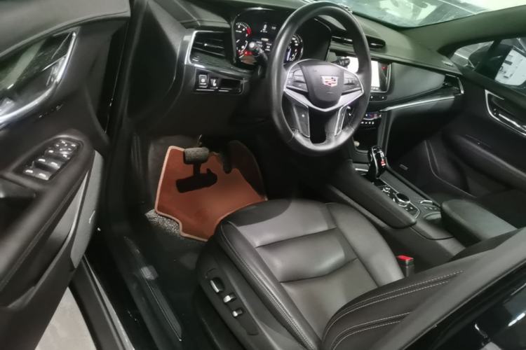 Used Cadillac XT5 2021 28T Luxury Model Driver Seat