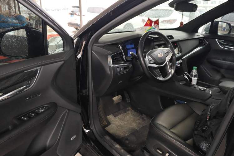 Used Cadillac XT5 2021 28T Luxury Model Driver Seat