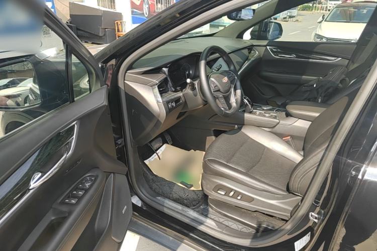 Used Cadillac XT5 2021 28T Luxury Model Driver Seat