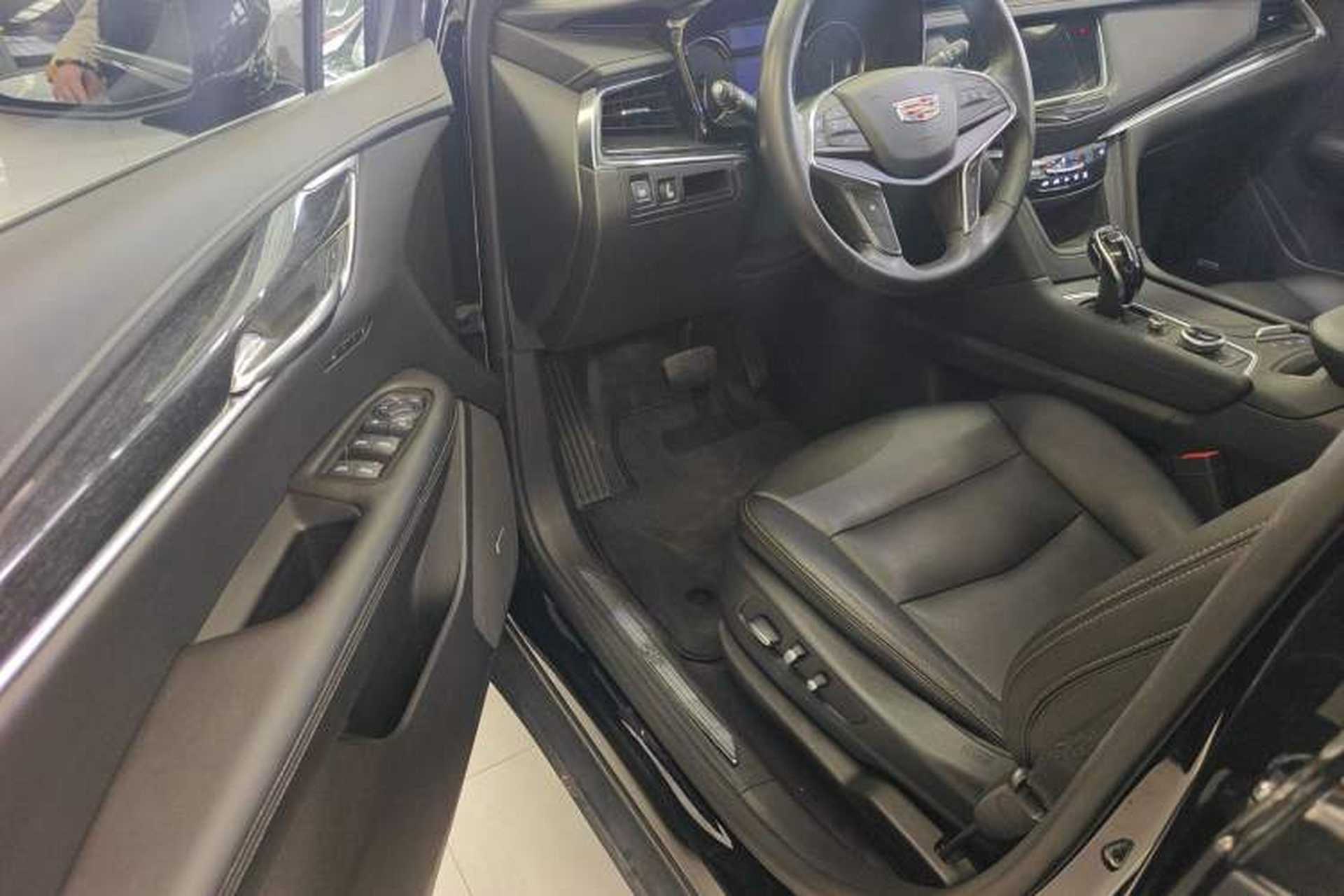 Used Cadillac XT5 2021 28T Luxury Model Driver Seat