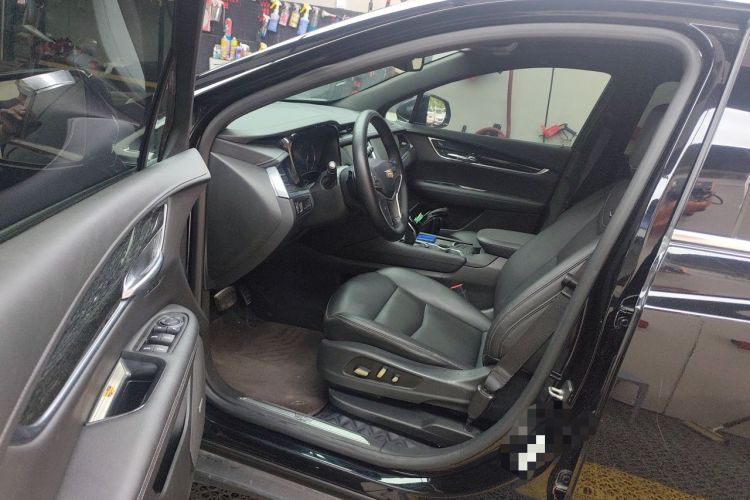 Used Cadillac XT5 2021 28T Luxury Model Driver Seat