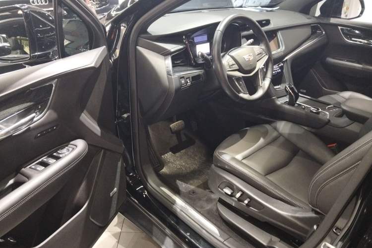 Used Cadillac XT5 2021 2.0T Two-Wheel Drive Luxury Version Driver Seat