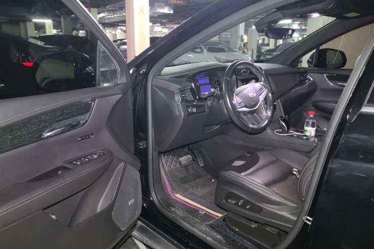 Used Cadillac XT5 2021 28T Luxury Model Driver Seat