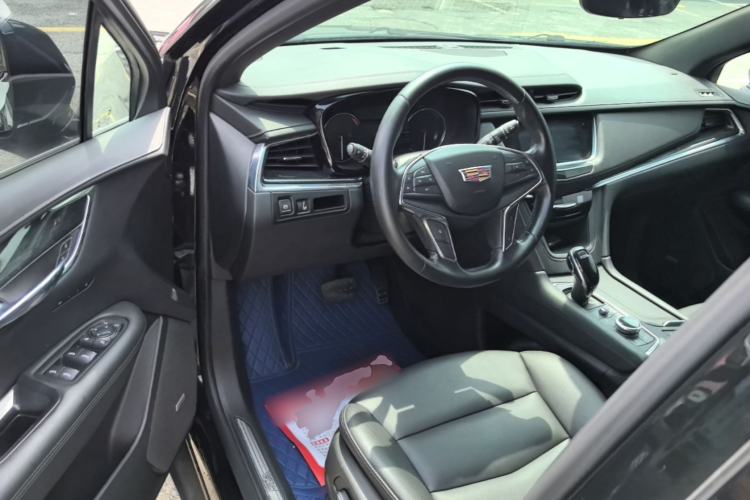 Used Cadillac XT5 2021 28T Luxury Model Driver Seat