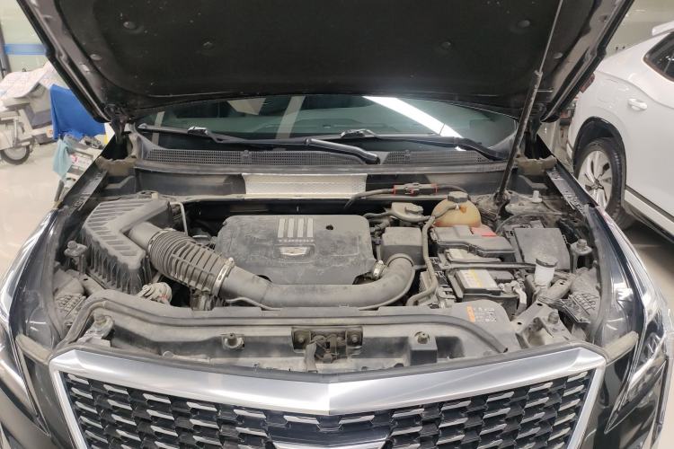 Used Cadillac XT5 2021 2.0T Two-Wheel Drive Luxury Version Engine Bay