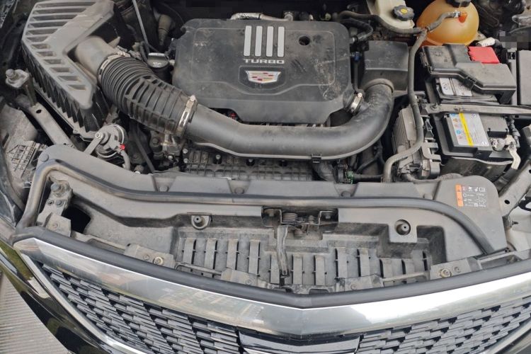 Used Cadillac XT5 2021 2.0T Two-Wheel Drive Luxury Version Engine Bay