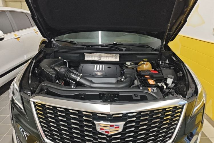 Used Cadillac XT5 2021 28T Luxury Model Engine Bay