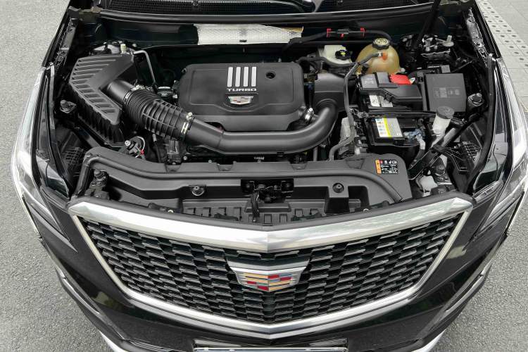 Used Cadillac XT5 2021 2.0T Four-Wheel Drive Luxury Version Engine Bay