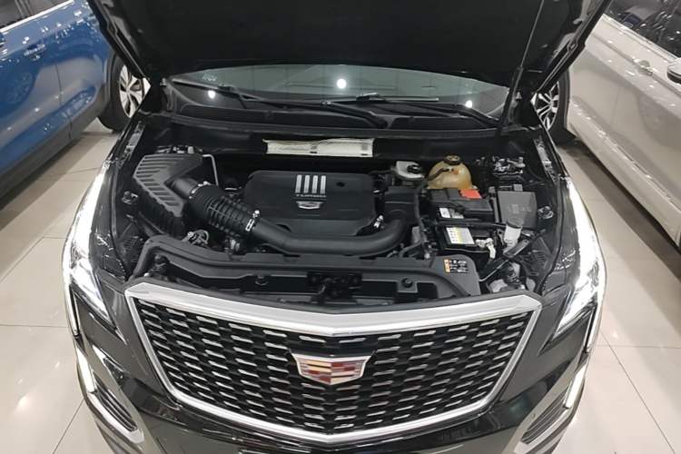 Used Cadillac XT5 2021 28T Luxury Model Engine Bay