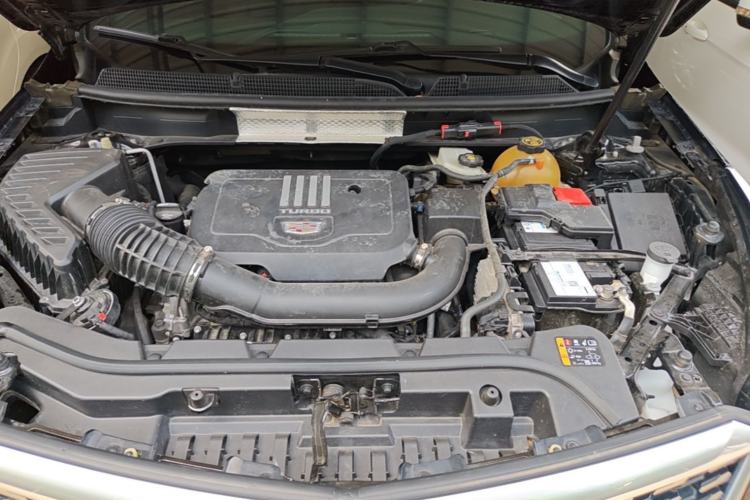 Used Cadillac XT5 2021 2.0T Two-Wheel Drive Luxury Version Engine Bay