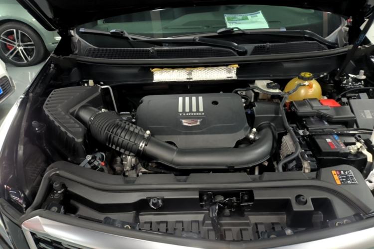 Used Cadillac XT5 2021 28T Luxury Model Engine Bay