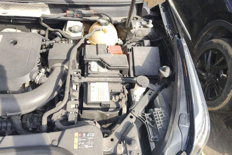 Used Cadillac XT5 2021 2.0T Two-Wheel Drive Luxury Version Engine Bay Left