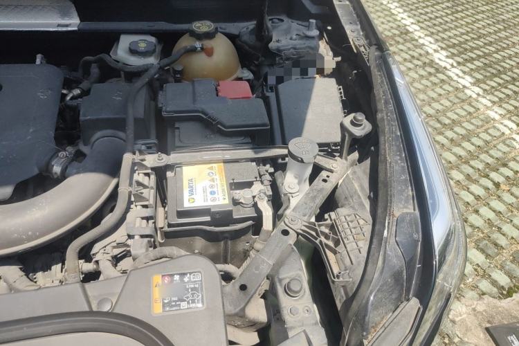 Used Cadillac XT5 2021 28T Four-Wheel Drive Luxury Version Engine Bay Left