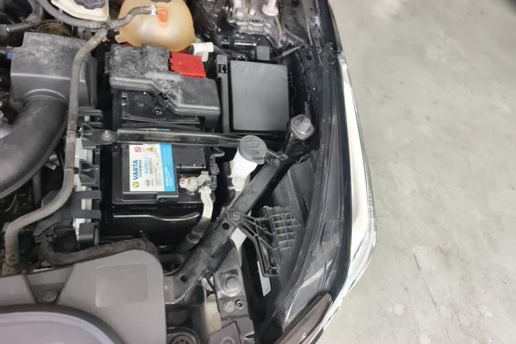 Used Cadillac XT5 2021 2.0T Two-Wheel Drive Luxury Version Engine Bay Left