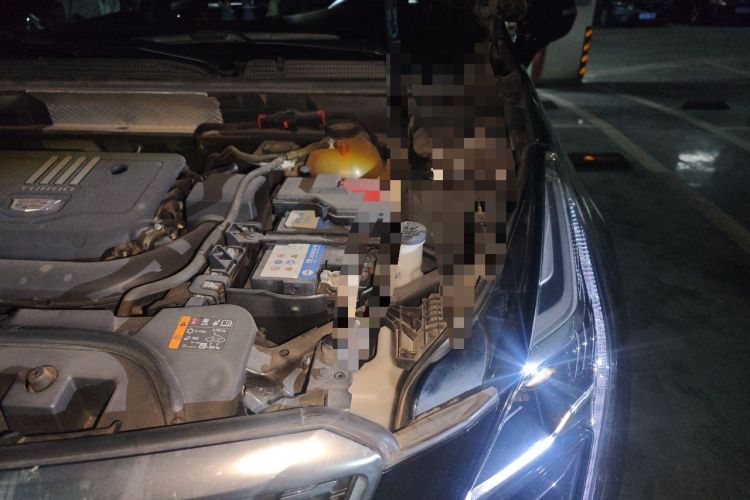 Used Cadillac XT5 2021 2.0T Four-Wheel Drive Luxury Version Engine Bay Left