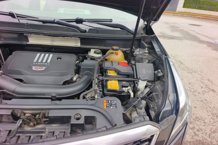 Used Cadillac XT5 2021 28T Four-Wheel Drive Luxury Version Engine Bay Left