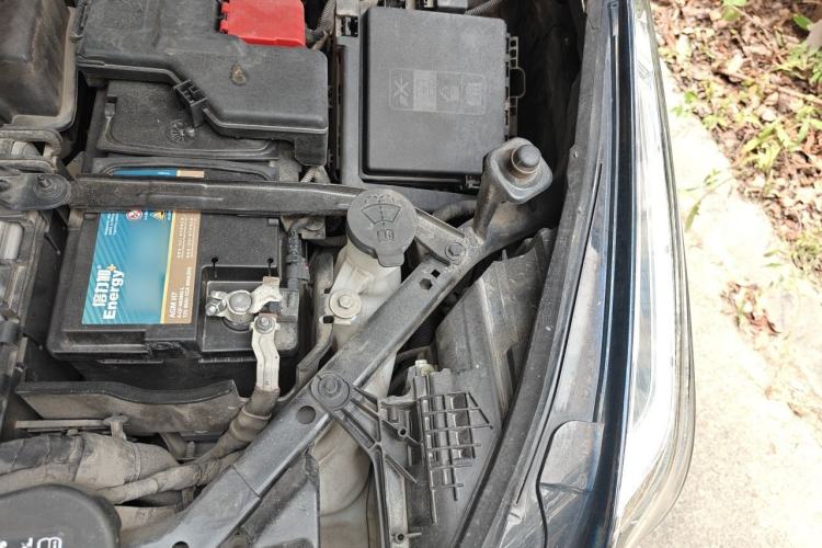 Used Cadillac XT5 2021 28T Luxury Model Engine Bay Left