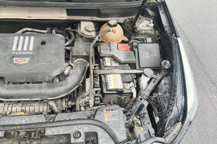Used Cadillac XT5 2021 28T Luxury Model Engine Bay Left