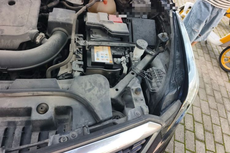 Used Cadillac XT5 2021 2.0T Four-Wheel Drive Luxury Version Engine Bay Left