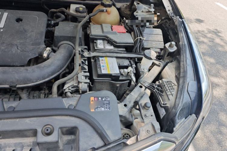 Used Cadillac XT5 2021 2.0T Two-Wheel Drive Luxury Version Engine Bay Left