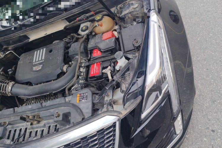 Used Cadillac XT5 2021 2.0T Four-Wheel Drive Luxury Version Engine Bay Left