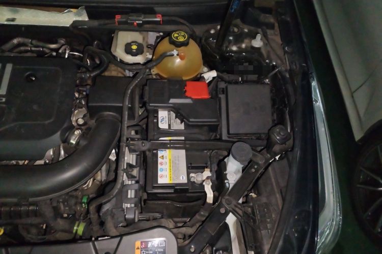 Used Cadillac XT5 2021 2.0T Two-Wheel Drive Luxury Version Engine Bay Left