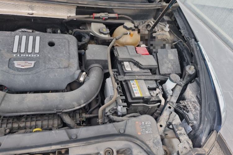 Used Cadillac XT5 2021 2.0T Two-Wheel Drive Luxury Version Engine Bay Left