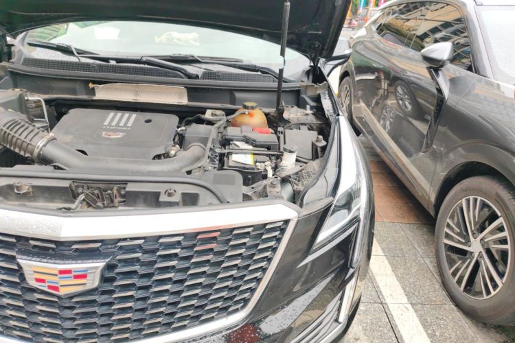 Used Cadillac XT5 2021 28T Luxury Model Engine Bay Left