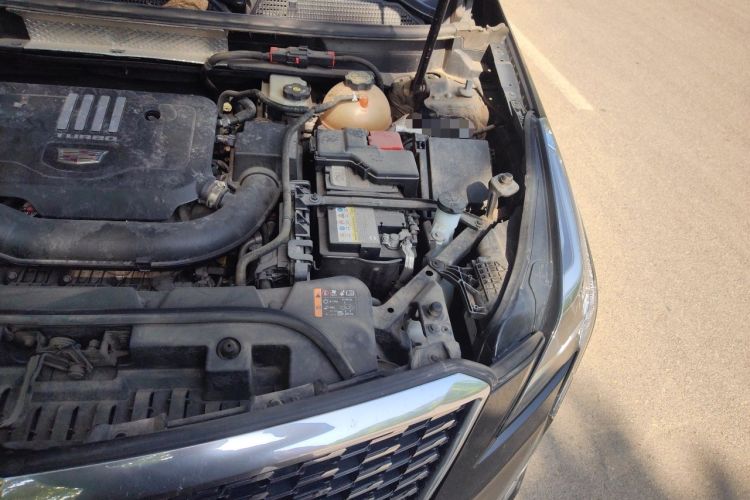 Used Cadillac XT5 2021 2.0T Two-Wheel Drive Luxury Version Engine Bay Left