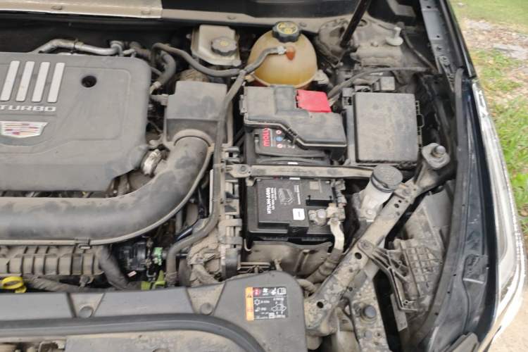 Used Cadillac XT5 2021 28T Four-Wheel Drive Tech Version Engine Bay Left