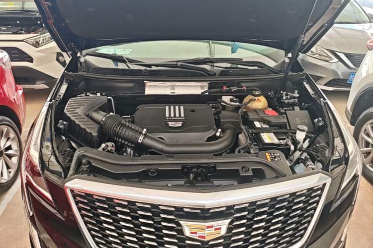 Used Cadillac XT5 2021 2.0T Four-Wheel Drive Luxury Version Engine Bay