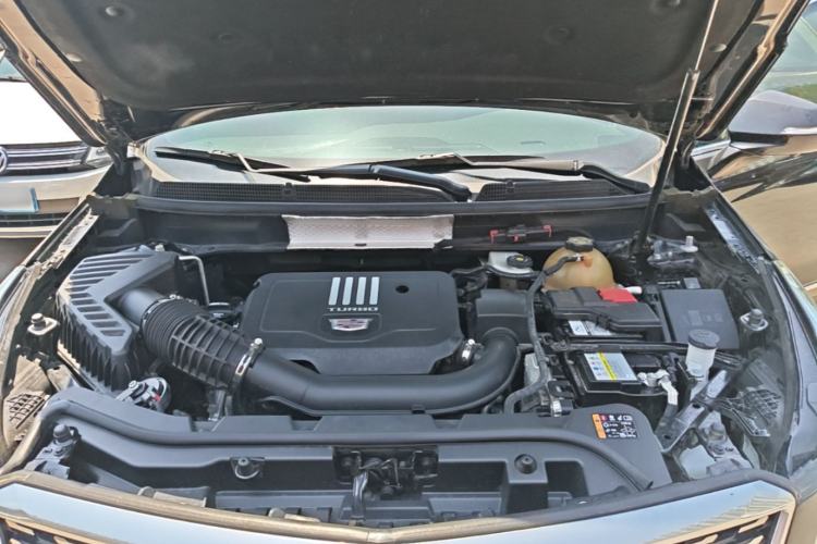 Used Cadillac XT5 2021 2.0T Two-Wheel Drive Luxury Version Engine Bay