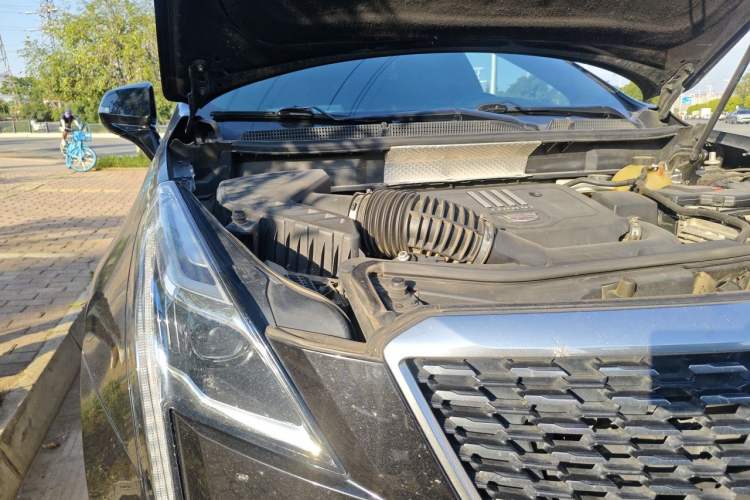 Used Cadillac XT5 2021 28T Four-Wheel Drive Luxury Version Engine Bay Right