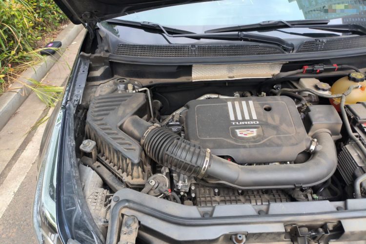 Used Cadillac XT5 2021 2.0T Two-Wheel Drive Luxury Version Engine Bay Right