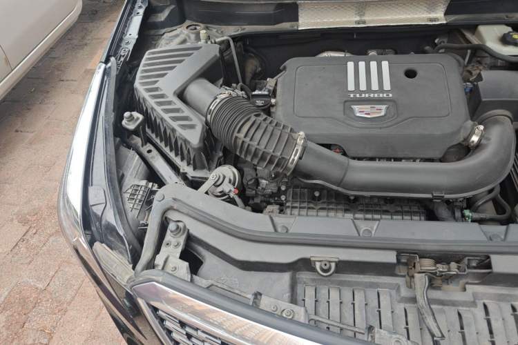 Used Cadillac XT5 2021 28T Four-Wheel Drive Luxury Version Engine Bay Right