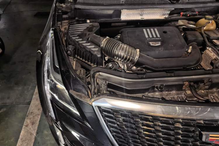 Used Cadillac XT5 2021 2.0T Two-Wheel Drive Luxury Version Engine Bay Right