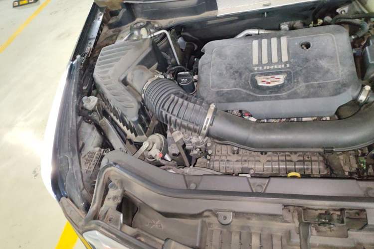 Used Cadillac XT5 2021 2.0T Four-Wheel Drive Luxury Version Engine Bay Right
